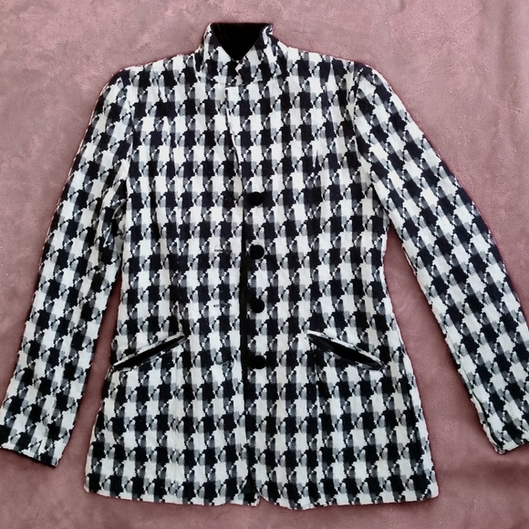 coat - Picture 1 of 3